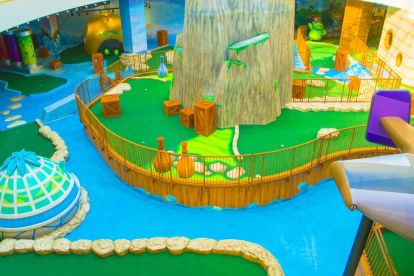 Angry Birds Mini Golf - American Dream (NJ)