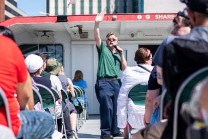Circle Line Sightseeing - Landmarks Cruise