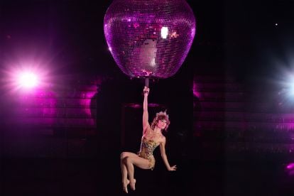 Mad Apple by Cirque du Soleil 		