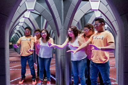 Amazing Mirror Maze Escape - San Antonio