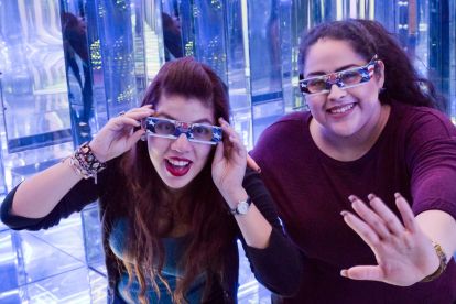 Amazing Mirror Maze Escape - San Antonio