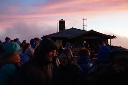Haleakala Sunrise Tour (Breakfast Included)