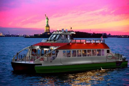Circle Line Sightseeing - Statue at Sunset