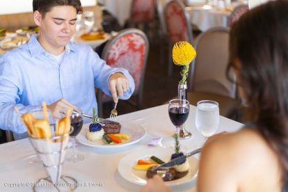 Three Star Sunset Dinner & Show Cruise